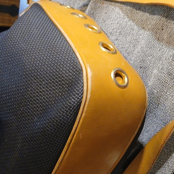 Stylish Black and Tan Men's Bag - Picture 8 of 16